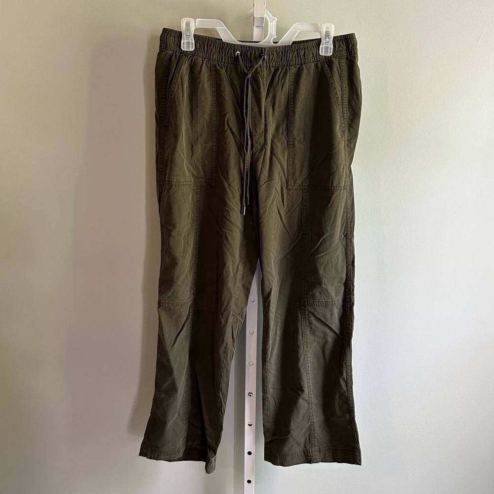 NWT Banana Republic Army Green Elastic Waist Trousers